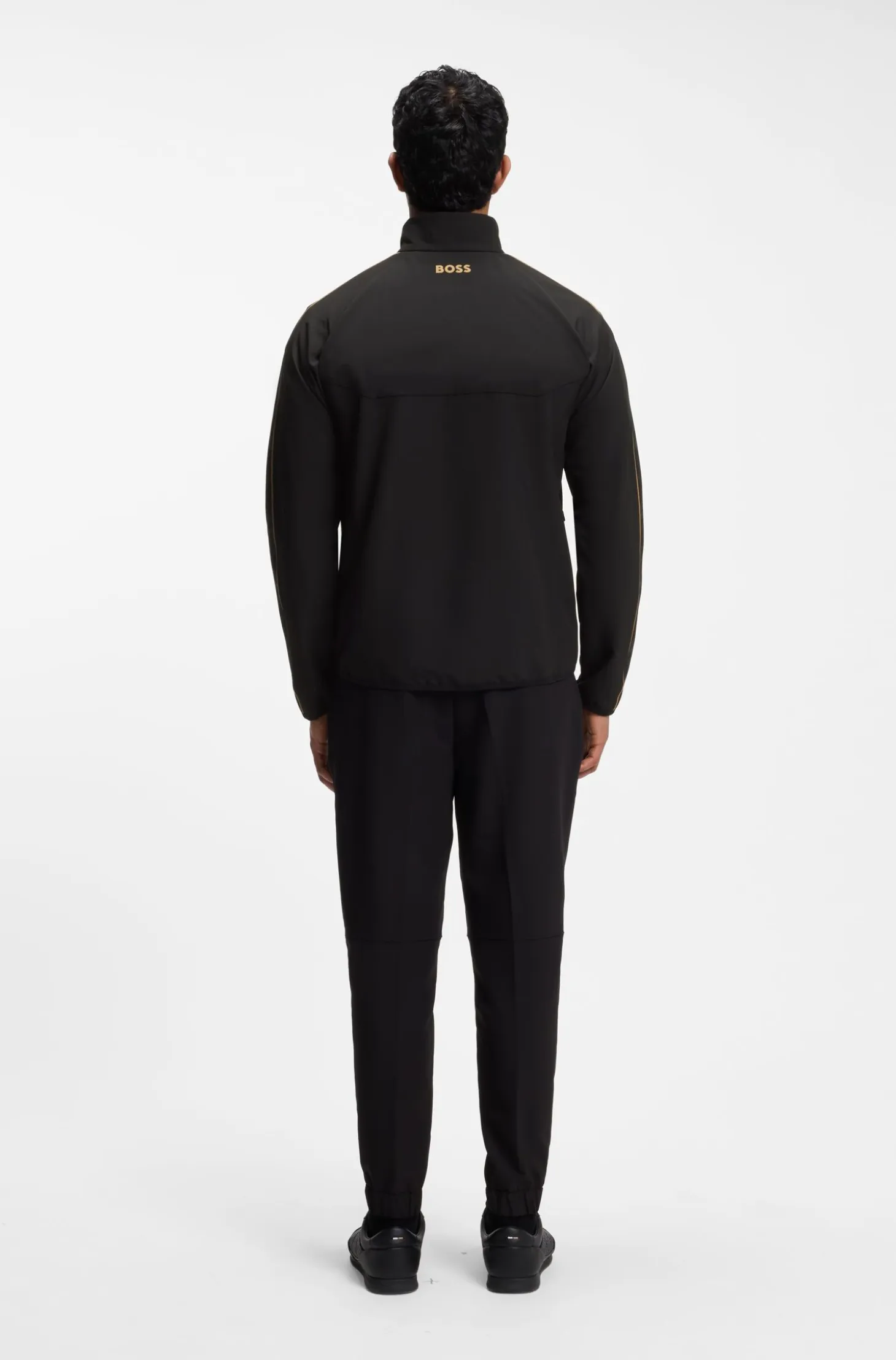 The Open water-repellent jacket with four-way stretch
