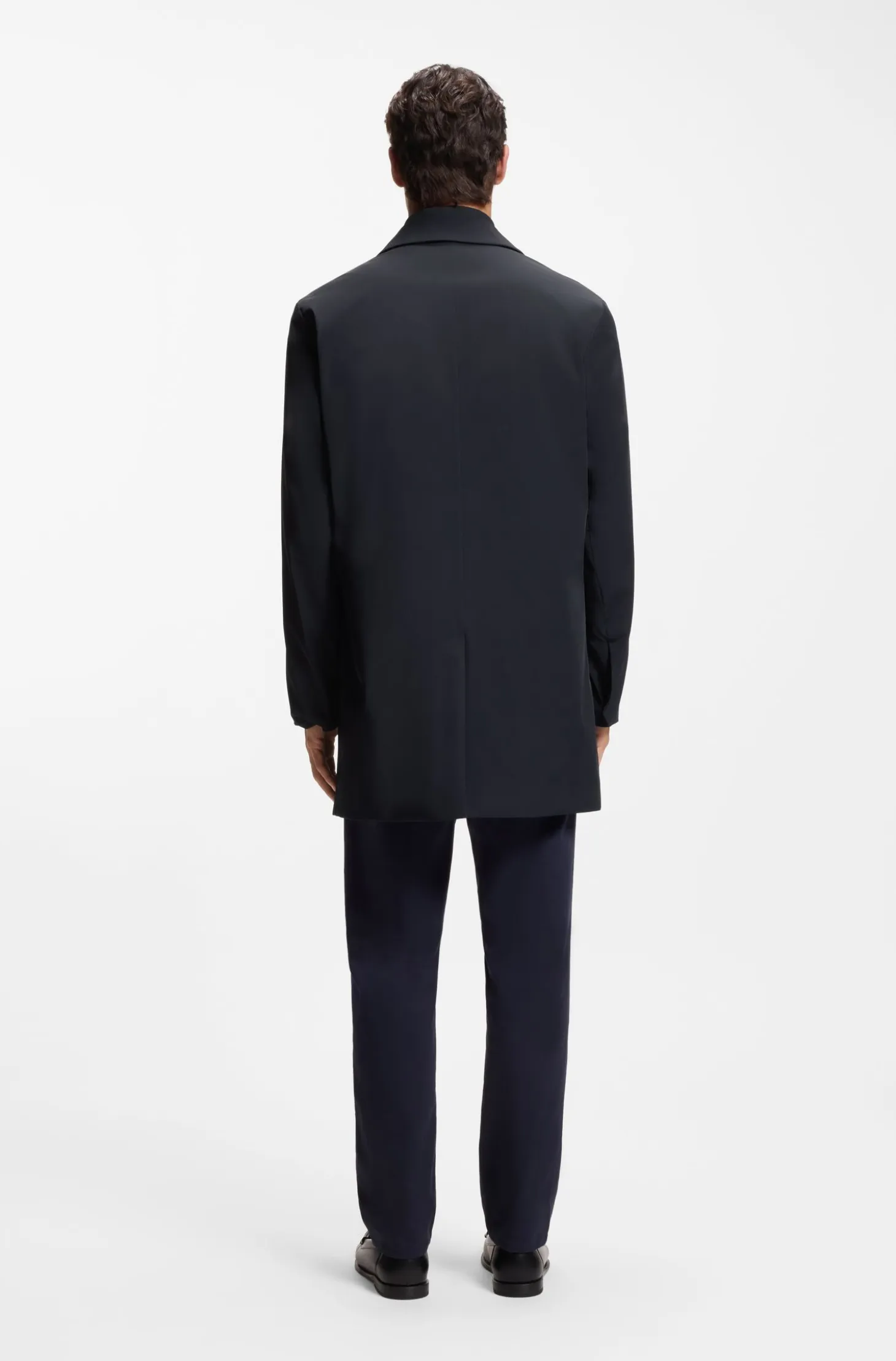Three-in-one water-repellent coat with wrinkle resistance