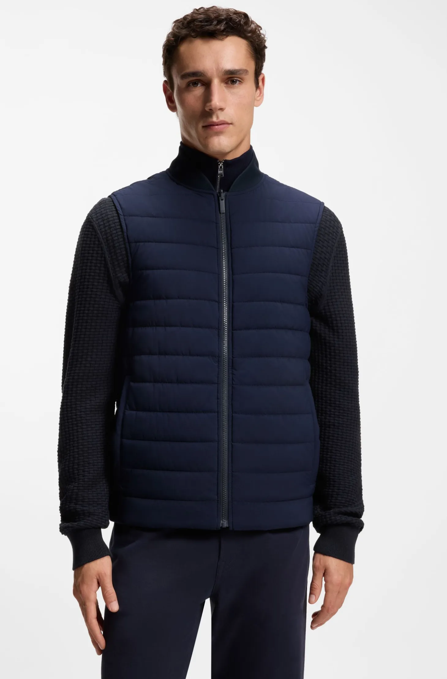 Three-in-one water-repellent coat with wrinkle resistance