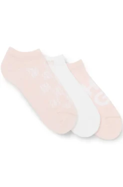 Three-pack of ankle-length socks with logo details