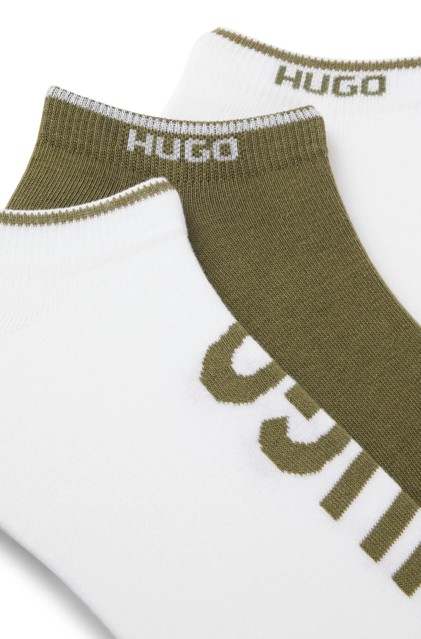 Three-pack of ankle socks with logos
