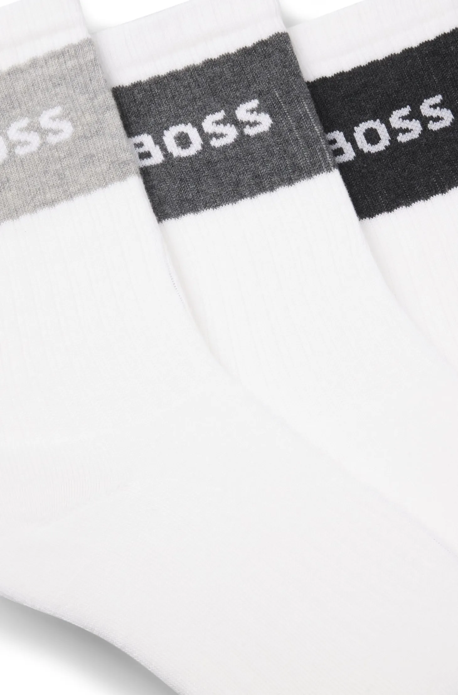 Three-pack of cotton-blend socks in a short length