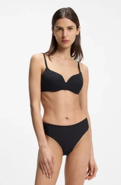 Three-pack of low-rise briefs with clean finishes