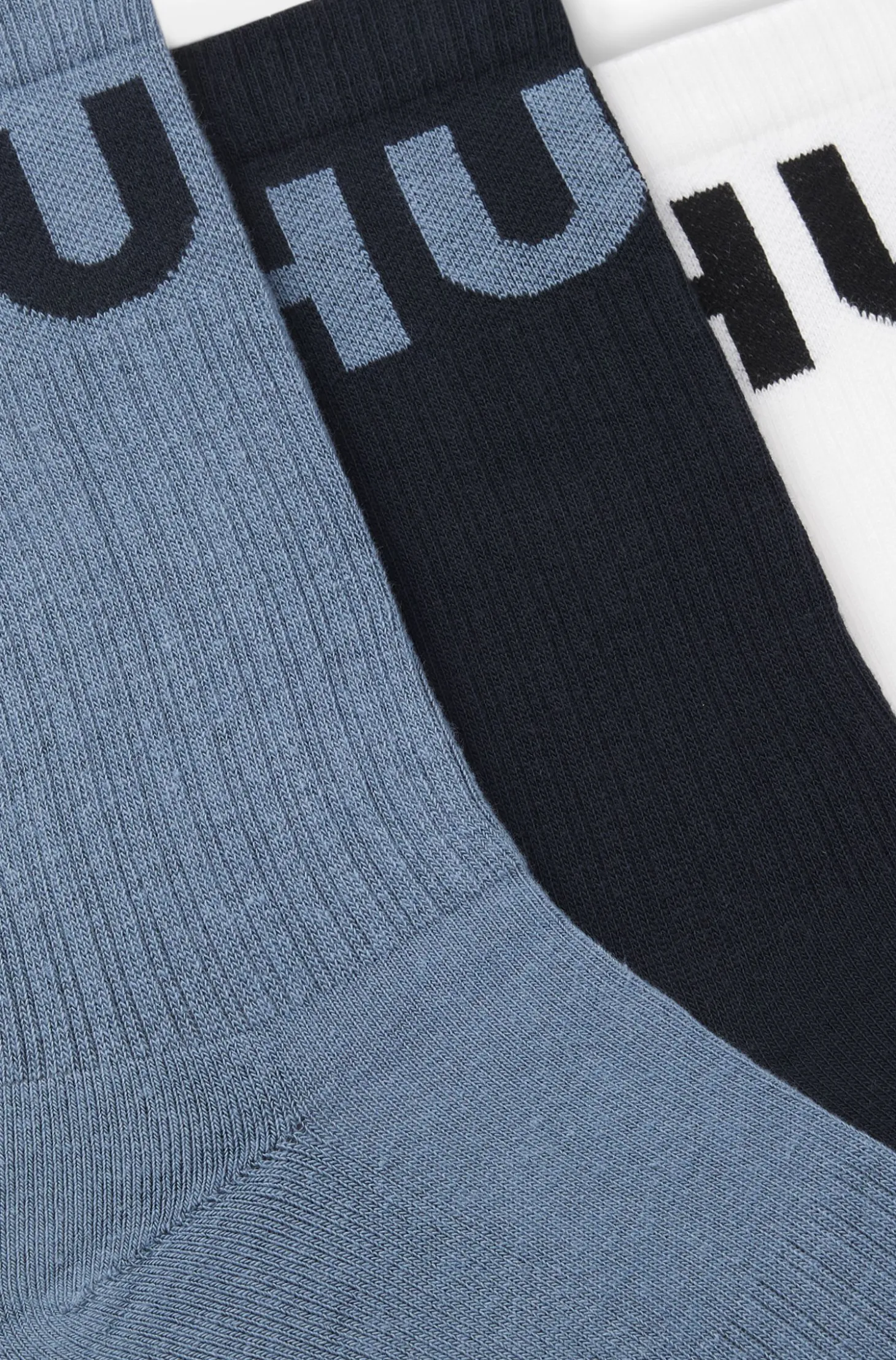 Three-pack of ribbed short socks with logos