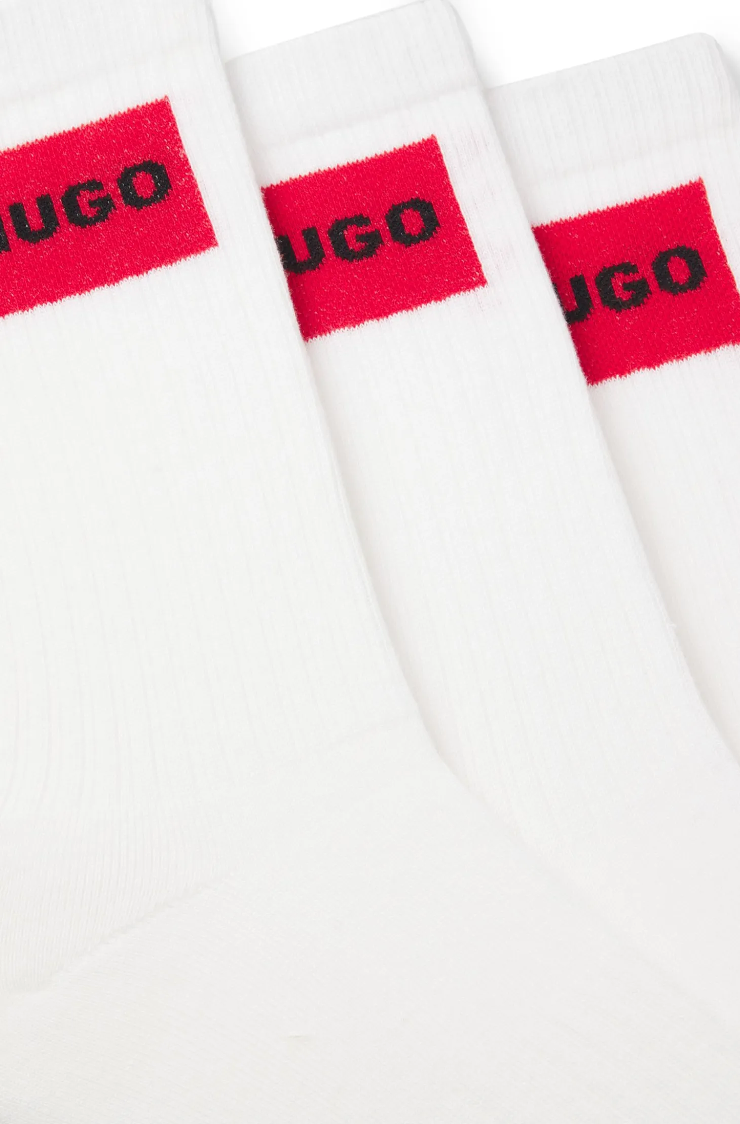 Three-pack of short socks with red logo labels