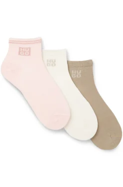 Three-pack short socks with metallic thread logos