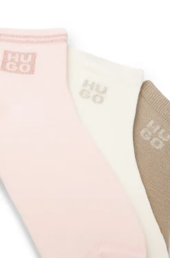 Three-pack short socks with metallic thread logos