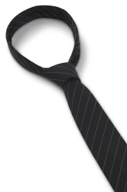 Tie with diagonal stripe