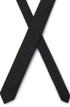 Tie with diagonal stripe