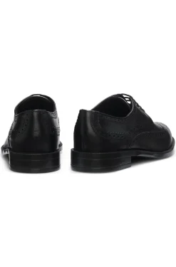 Timeless leather Derby shoes with brogue stitching