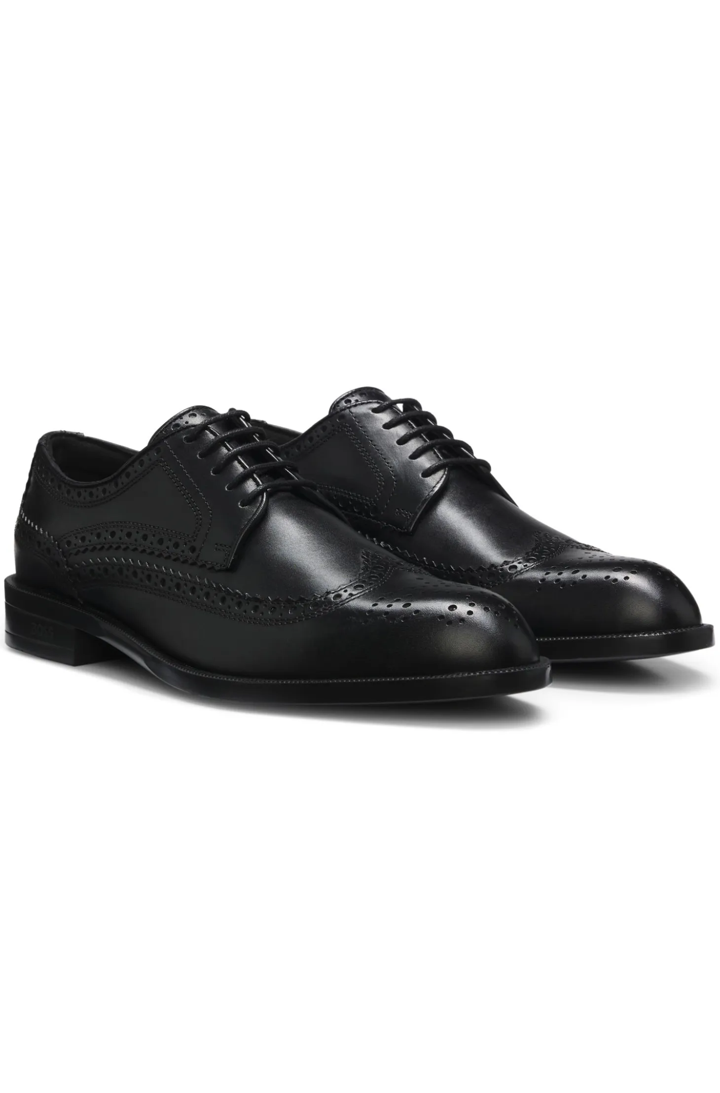 Timeless leather Derby shoes with brogue stitching