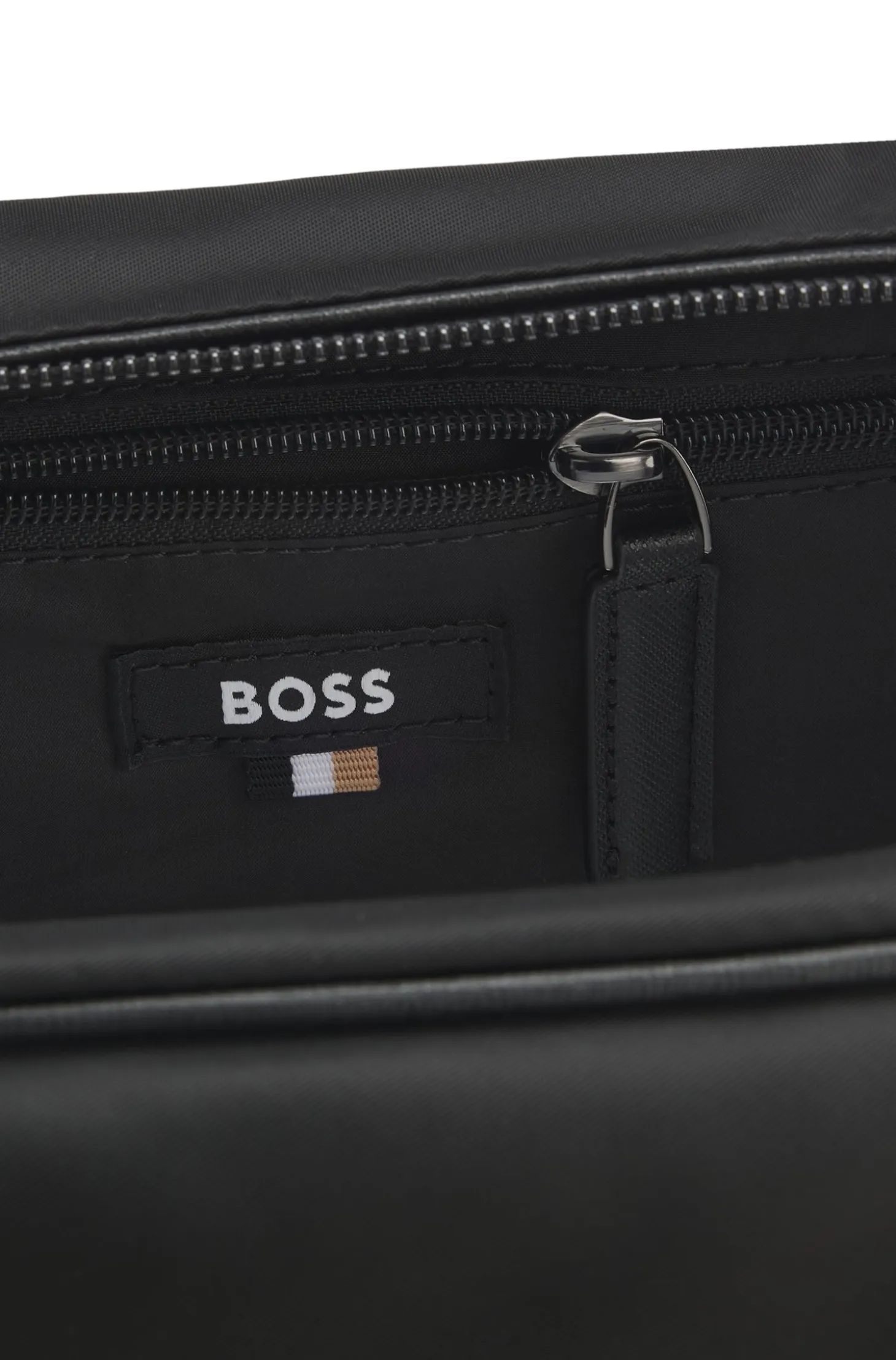 Toiletry case in structured twill with logo
