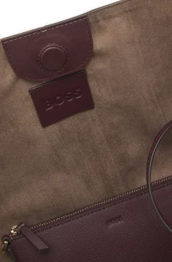 Tote bag in grained leather with detachable pouch