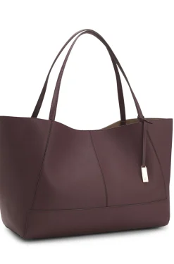 Tote bag in grained leather with detachable pouch