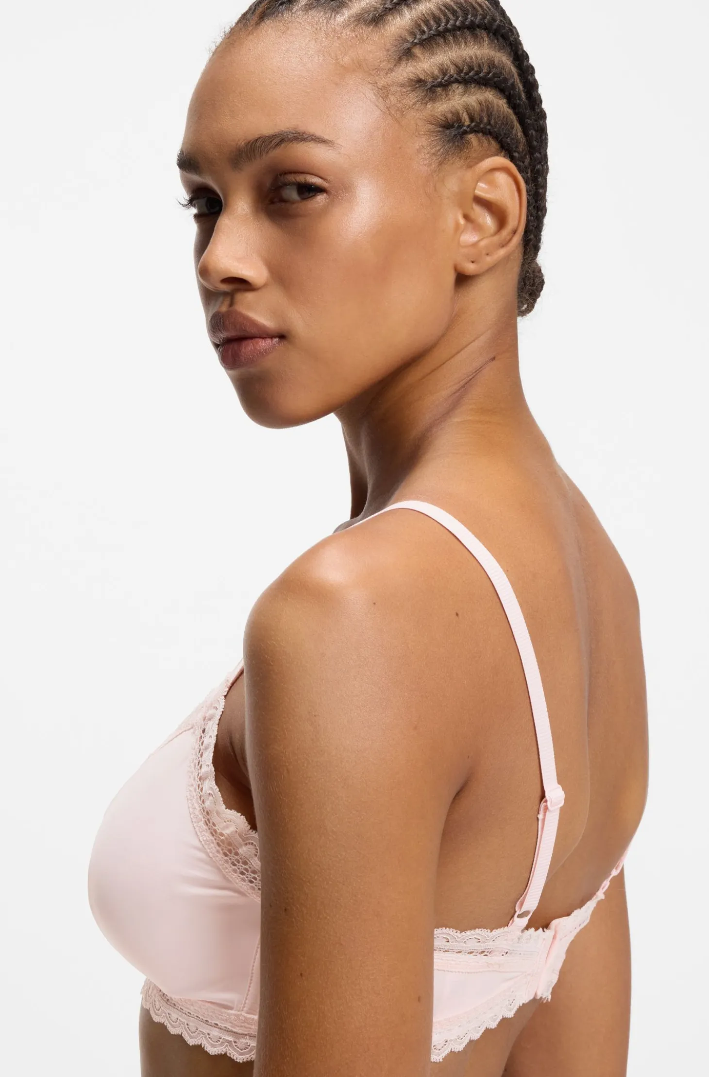 Triangle bra with lace trims