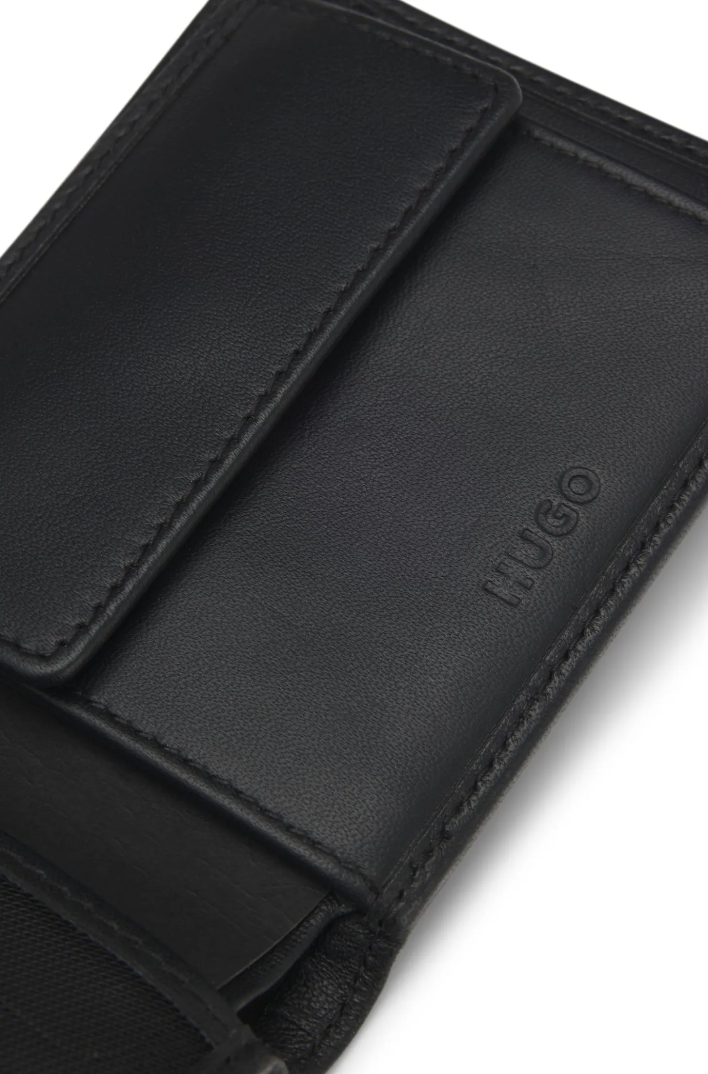 Trifold wallet in leather with embossed logo