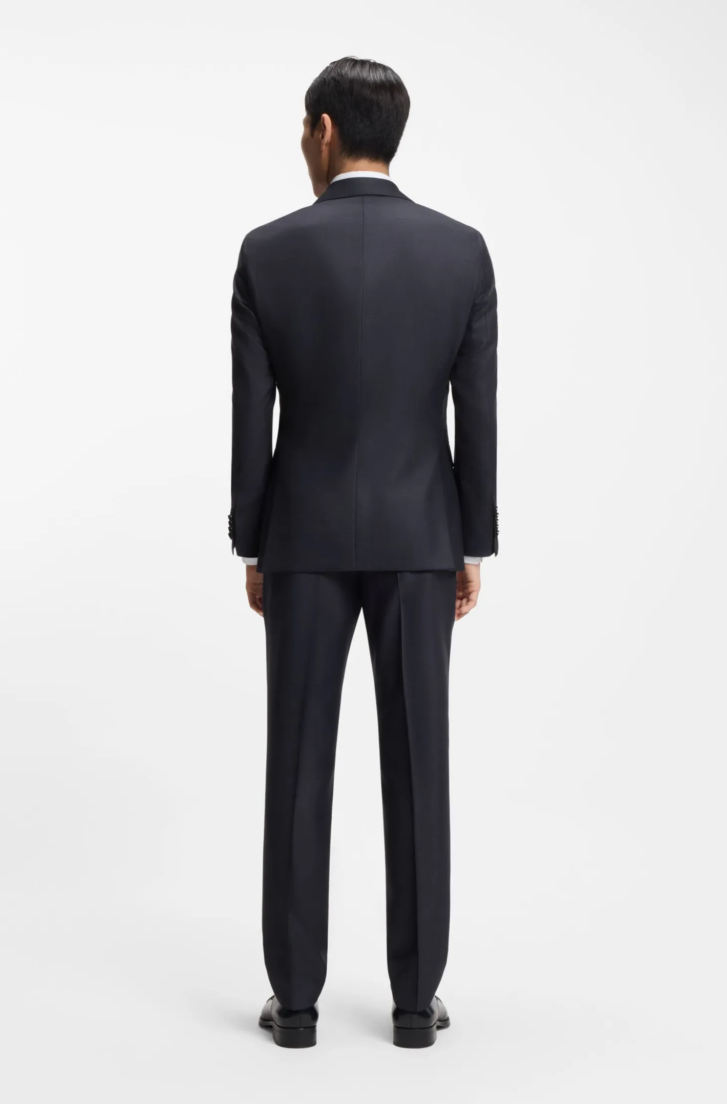Two-piece regular-fit suit in virgin wool and silk