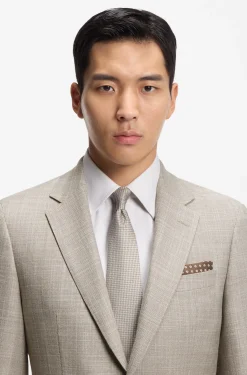 Two-piece slim-fit suit in a patterned wool-silk blend