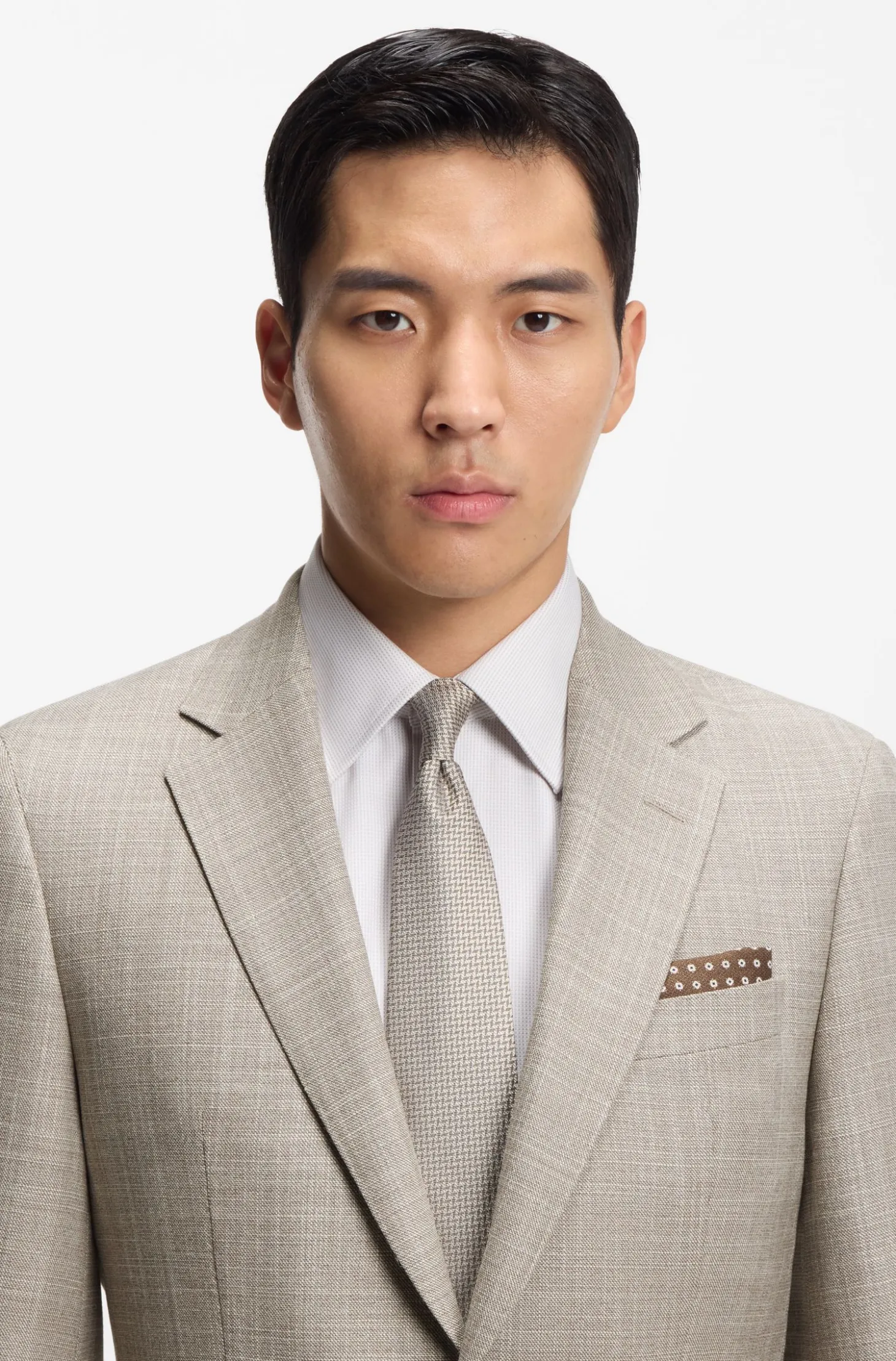 Two-piece slim-fit suit in a patterned wool-silk blend