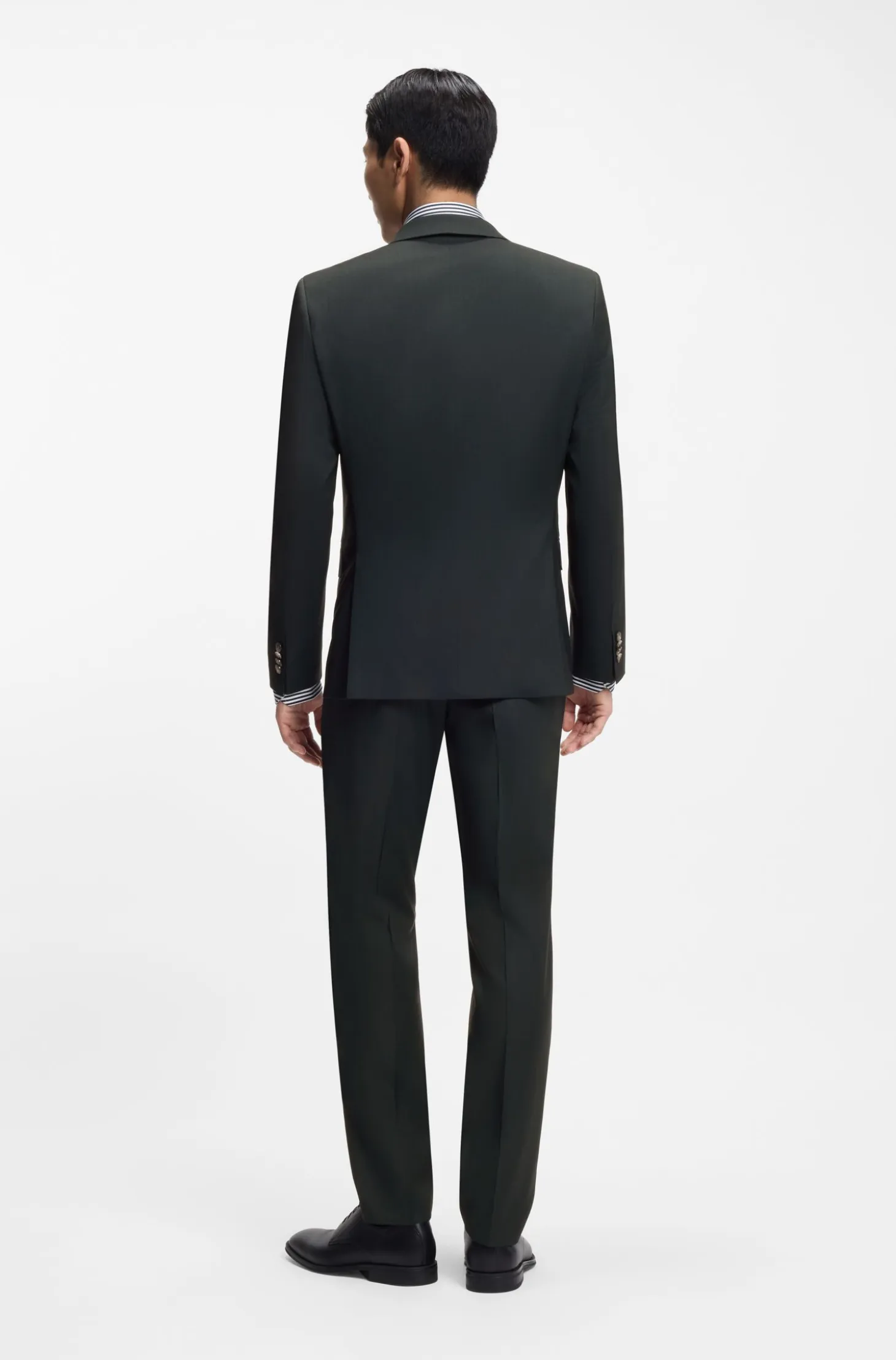 Two-piece slim-fit suit in a wool blend