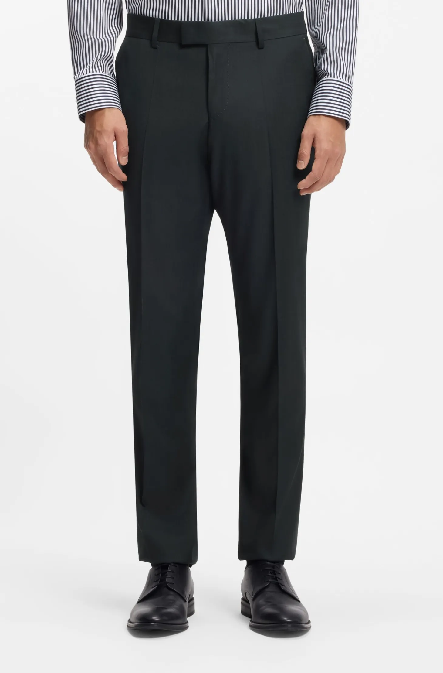 Two-piece slim-fit suit in a wool blend