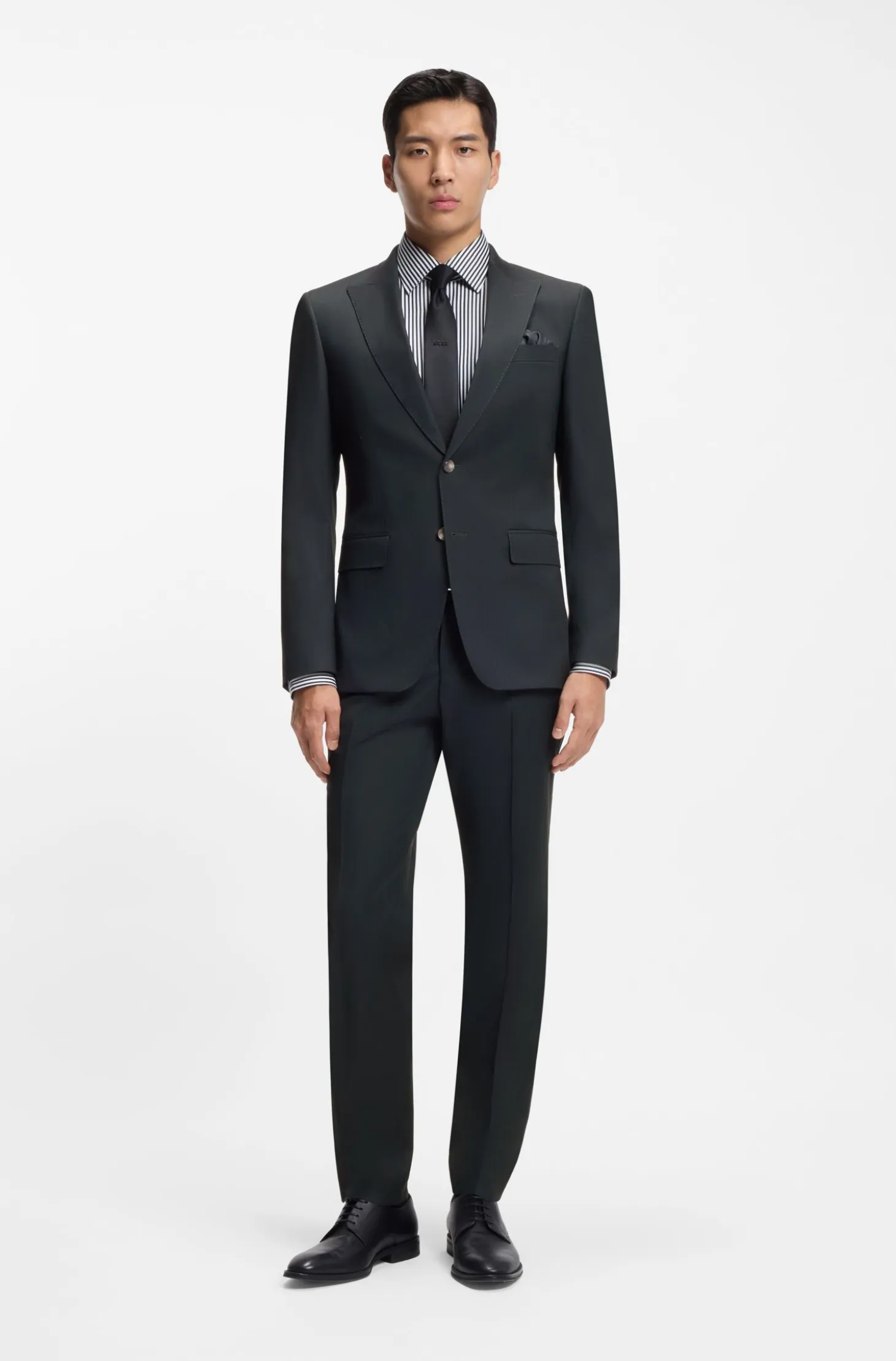 Two-piece slim-fit suit in a wool blend