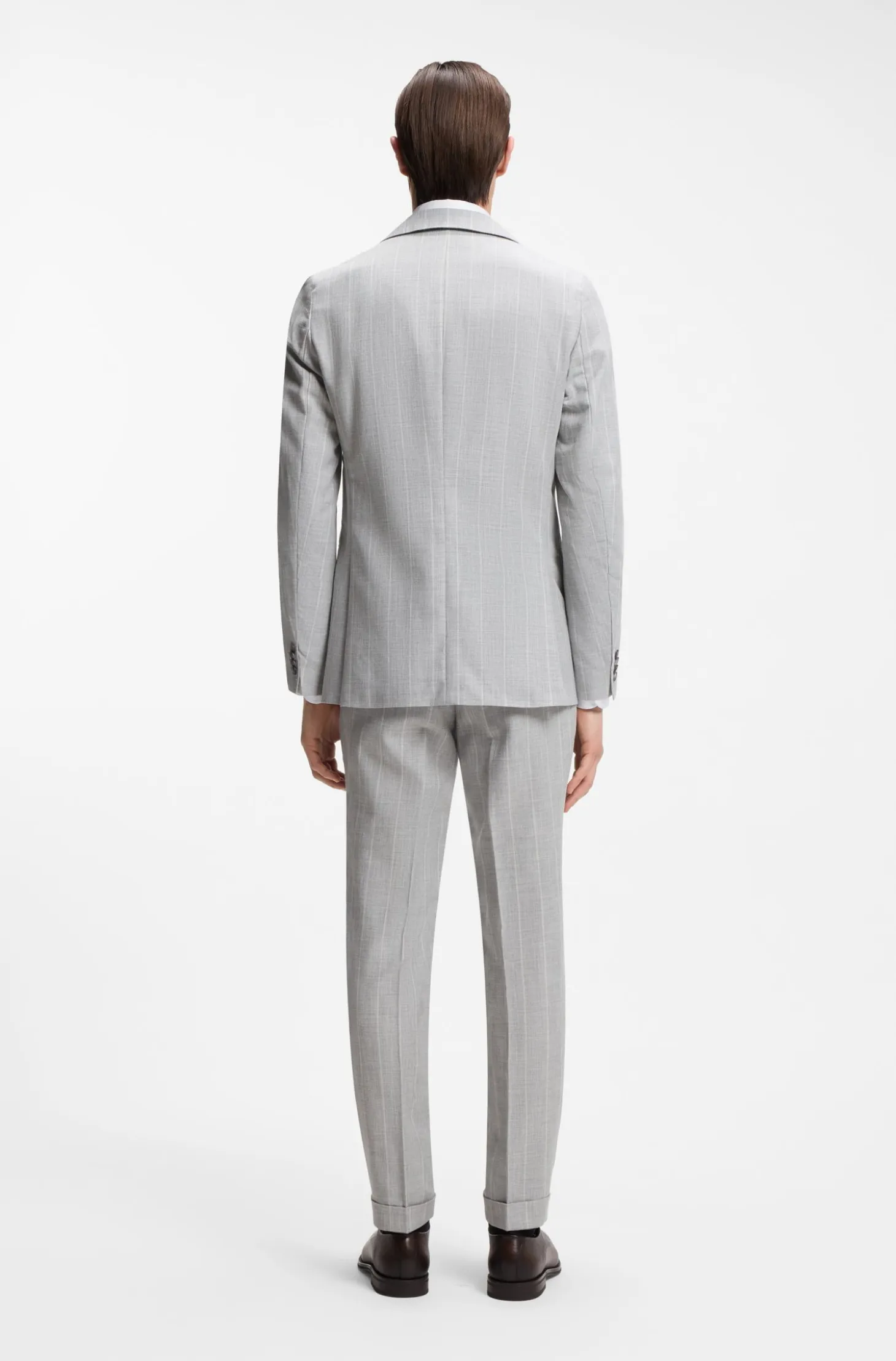 Two-piece slim-fit suit in cotton and virgin wool