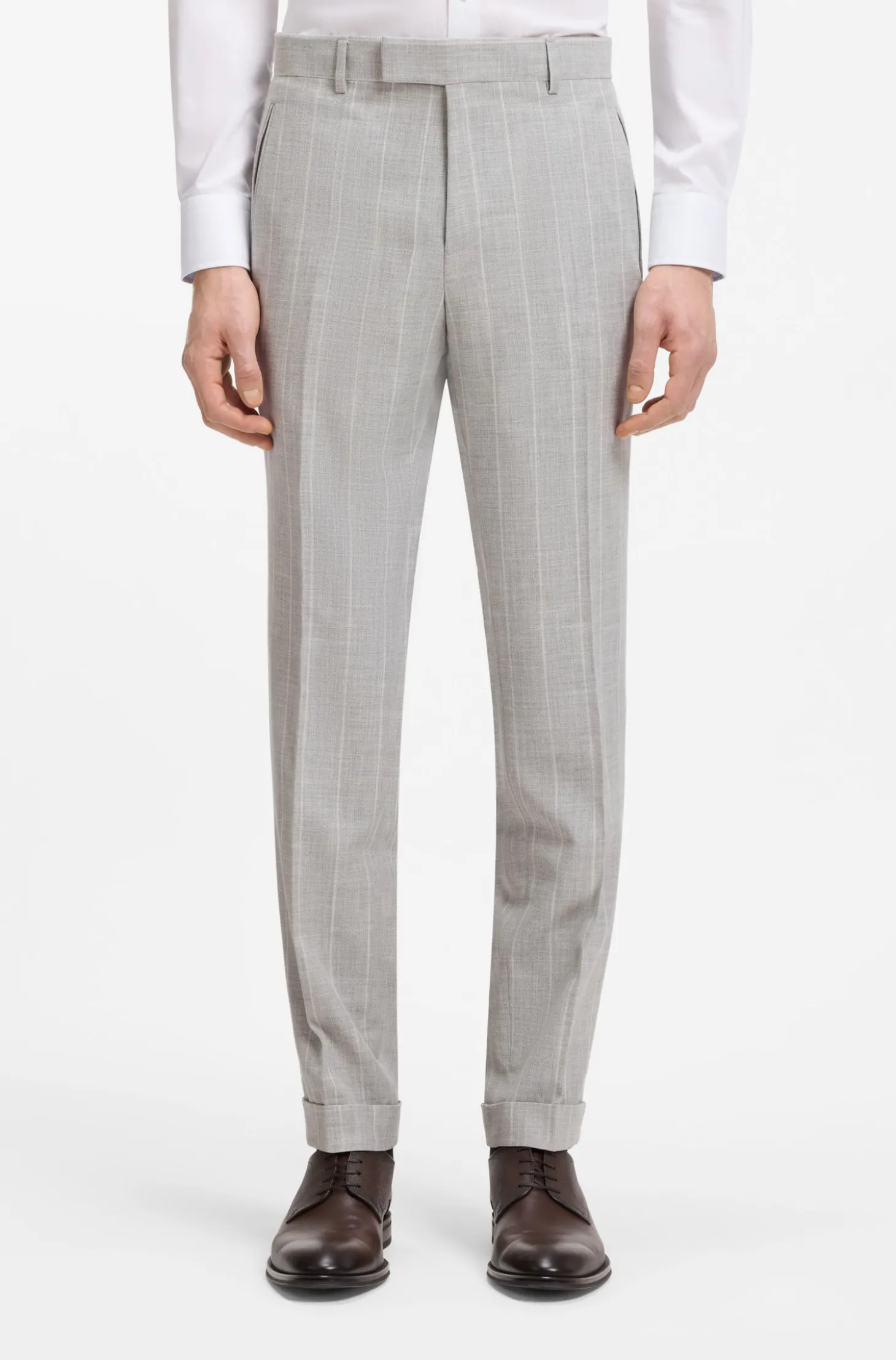 Two-piece slim-fit suit in cotton and virgin wool