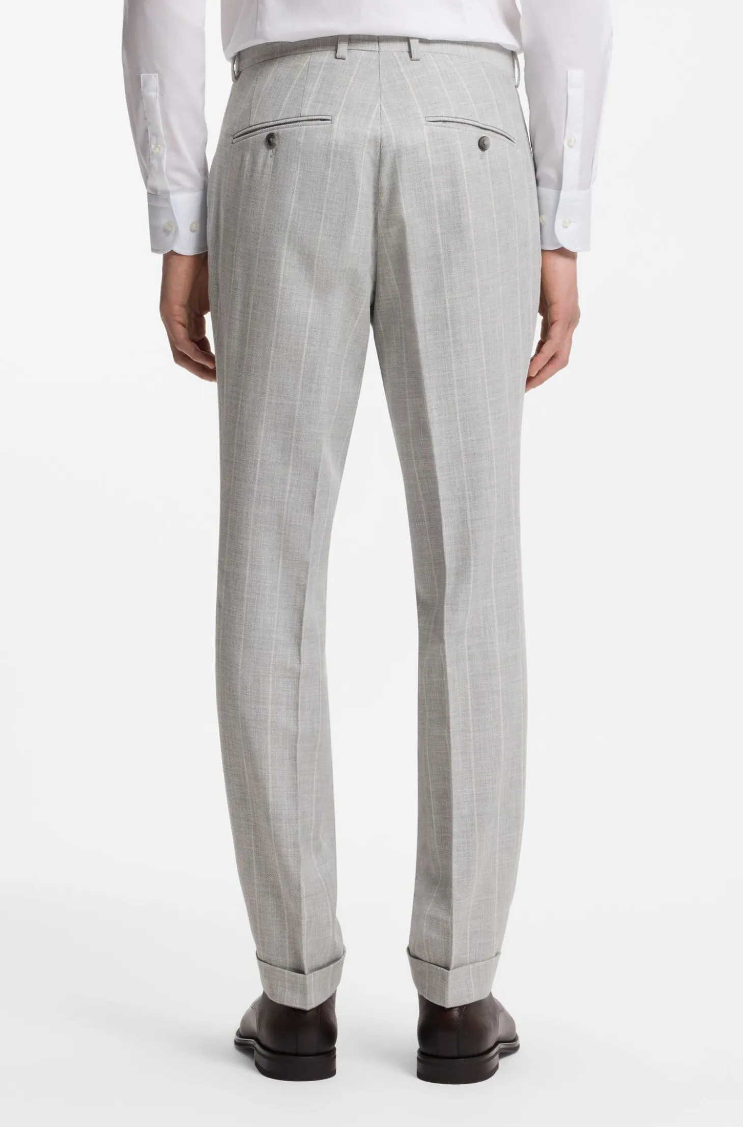 Two-piece slim-fit suit in cotton and virgin wool