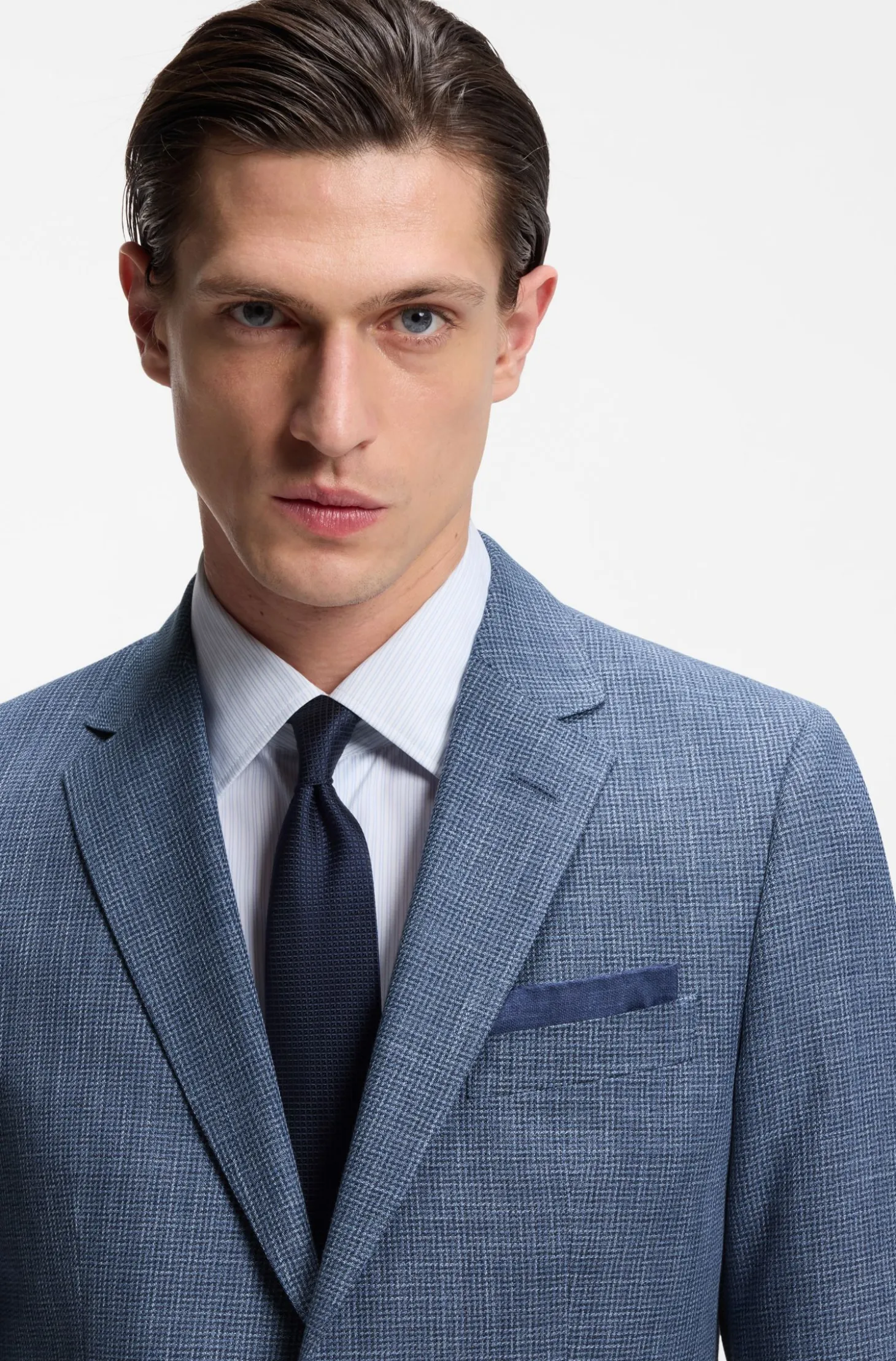 Two-piece slim-fit suit in cotton and virgin wool
