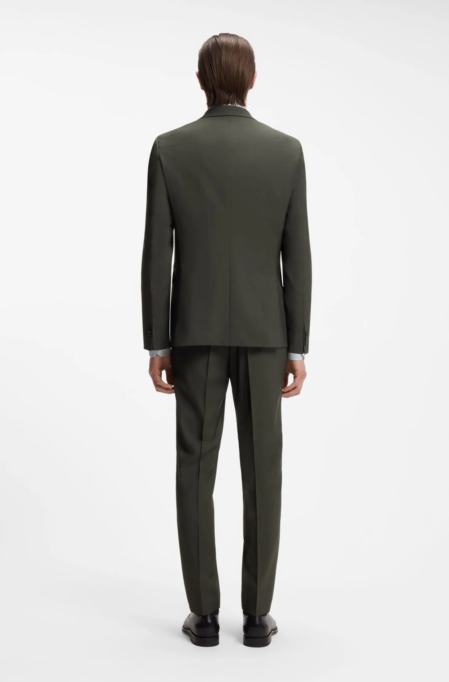 Two-piece slim-fit suit in stretch virgin wool
