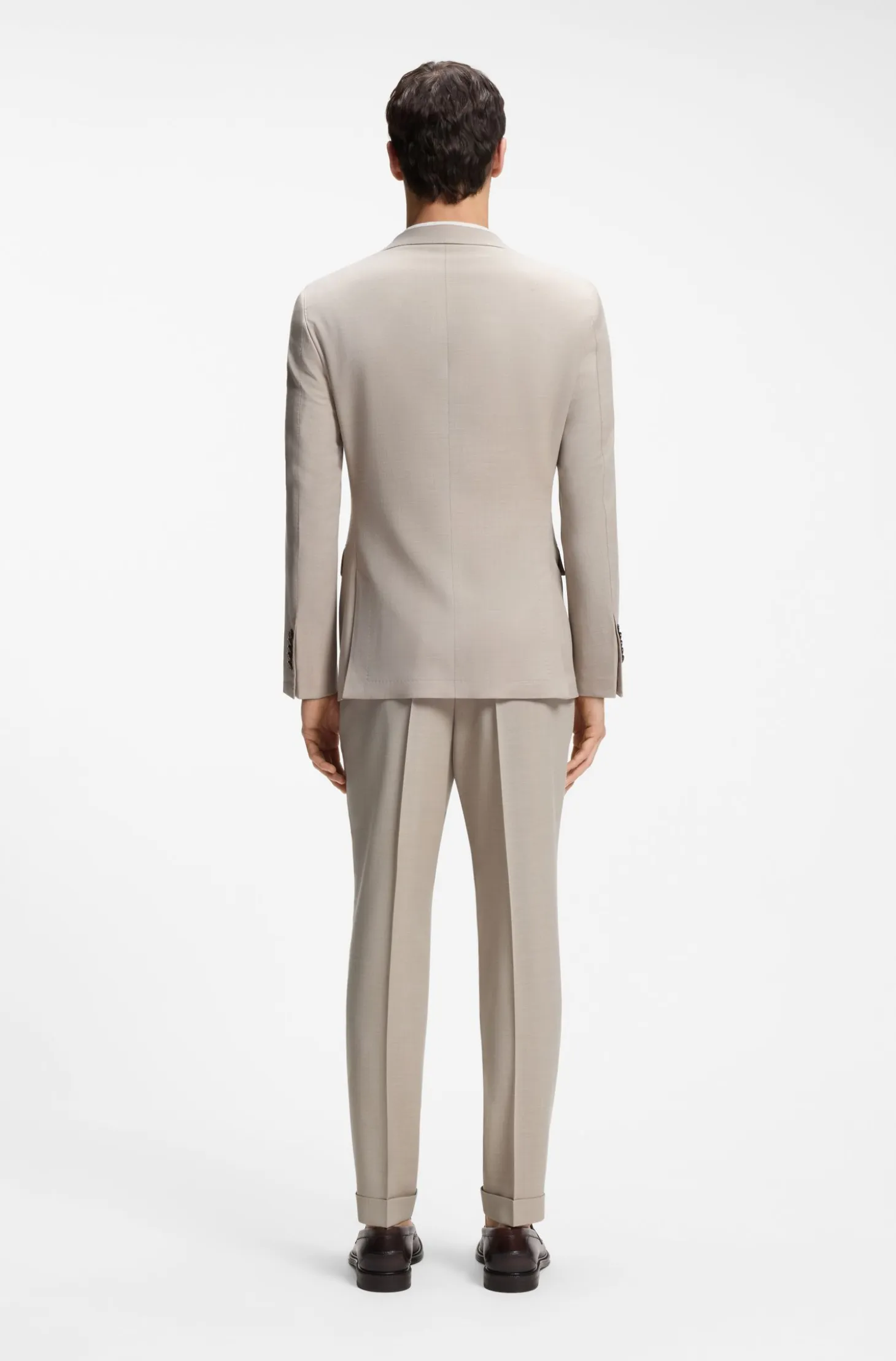 Two-piece slim-fit suit in wool and silk