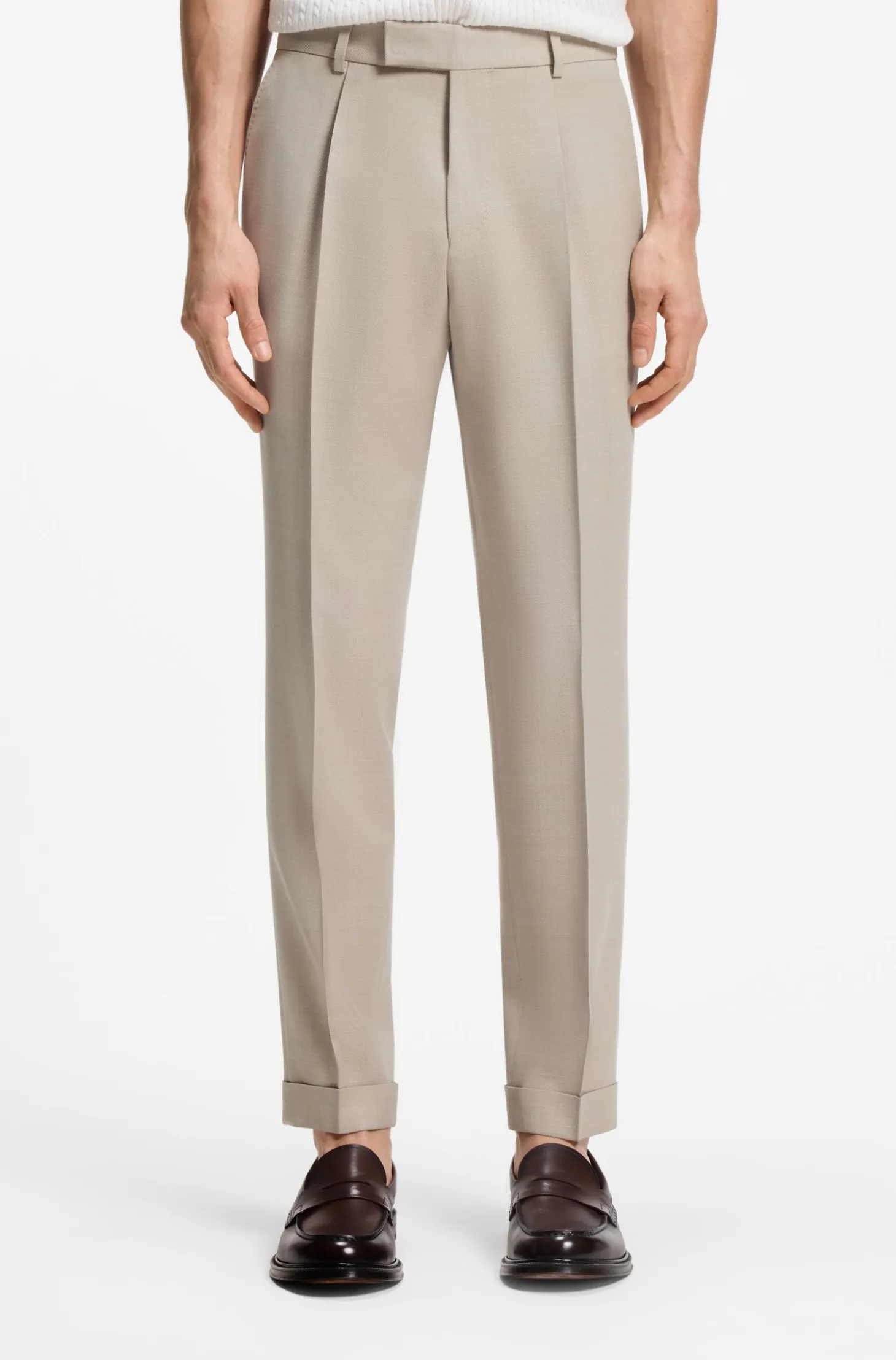 Two-piece slim-fit suit in wool and silk
