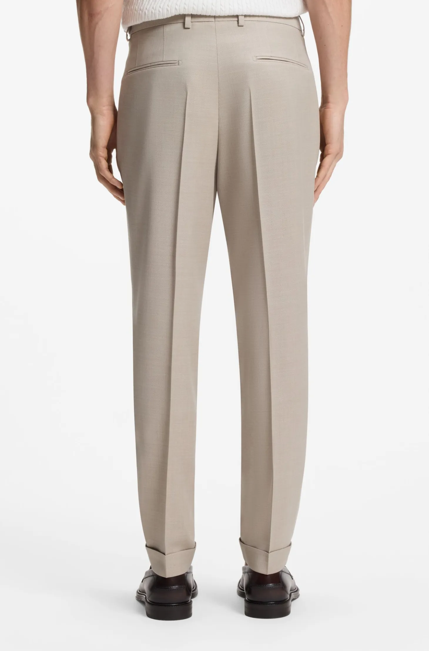 Two-piece slim-fit suit in wool and silk
