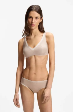 Two-tone bra with adjustable straps
