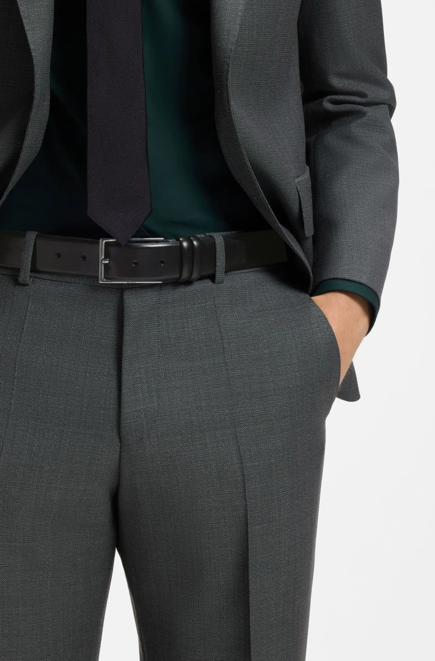 Vegetable-tanned leather belt with gunmetal hardware