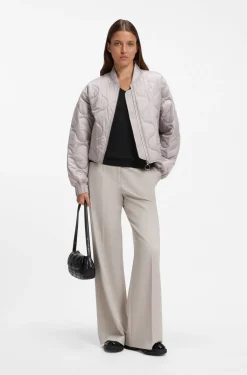 V-neck sweater in a wool blend with cashmere