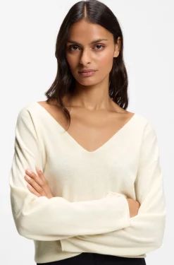 V-neck sweater in cashmere and wool