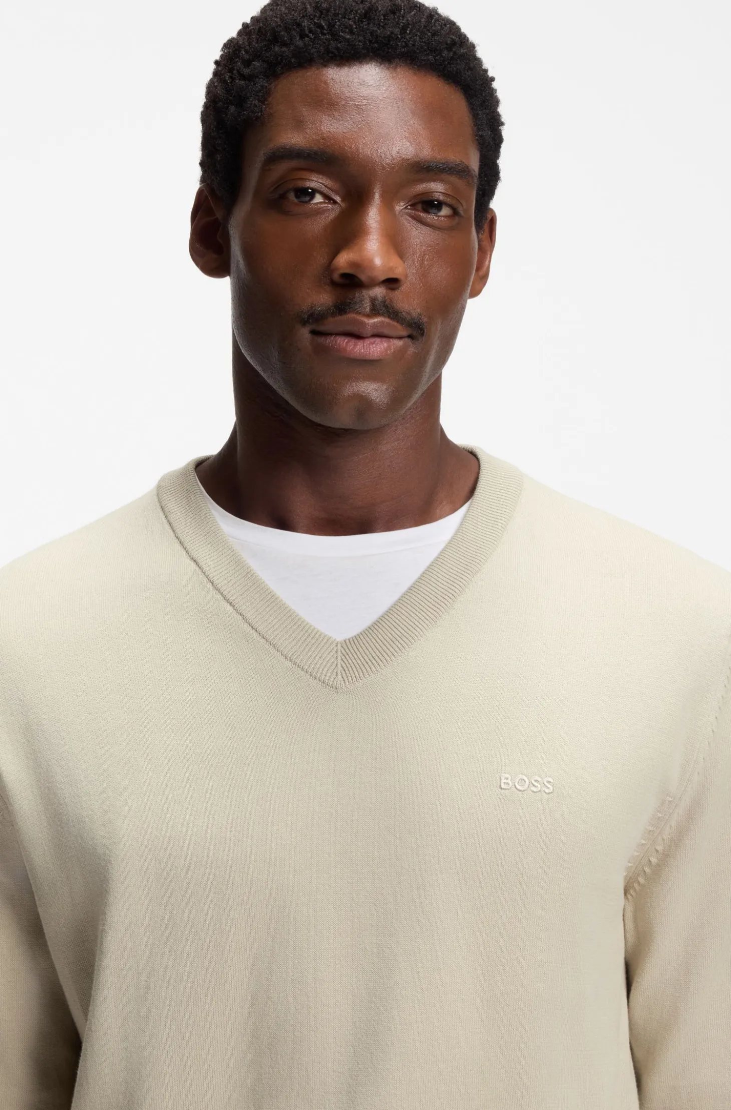 V-neck sweater in cotton with logo embroidery