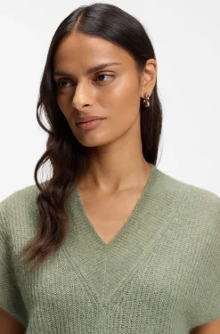 V-neck top in a knitted alpaca blend