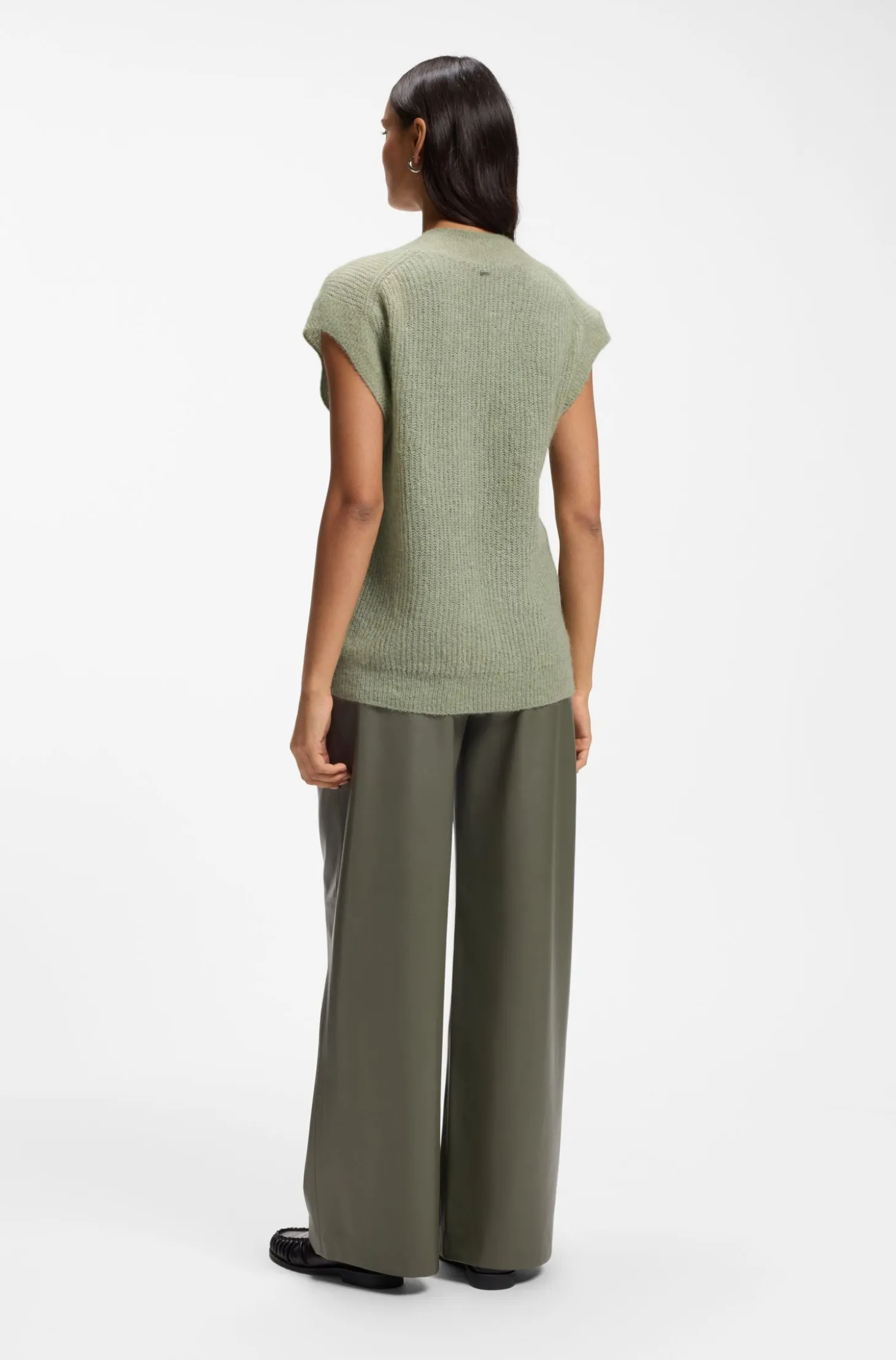 V-neck top in a knitted alpaca blend