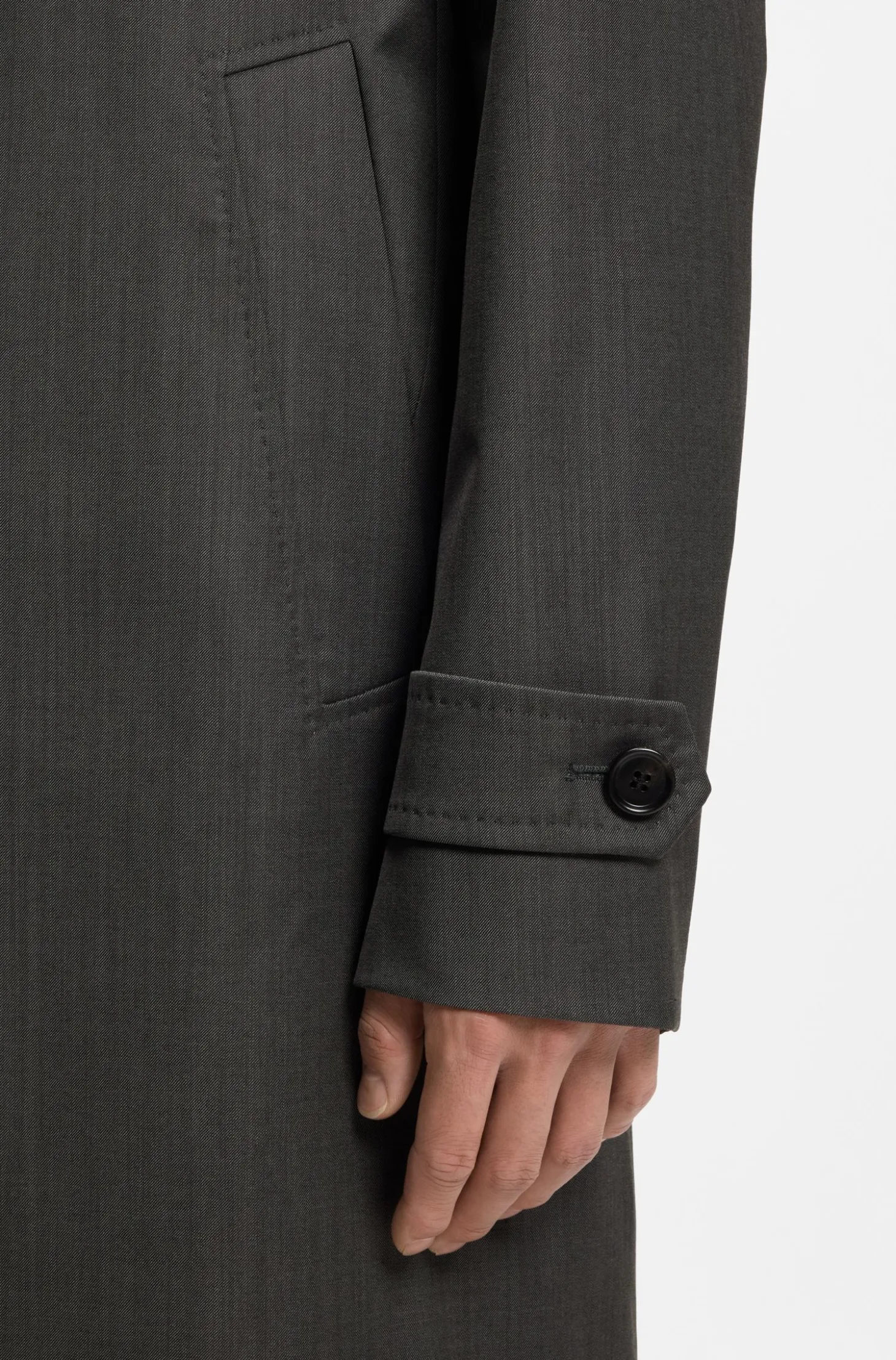 Water-repellent coat in virgin wool