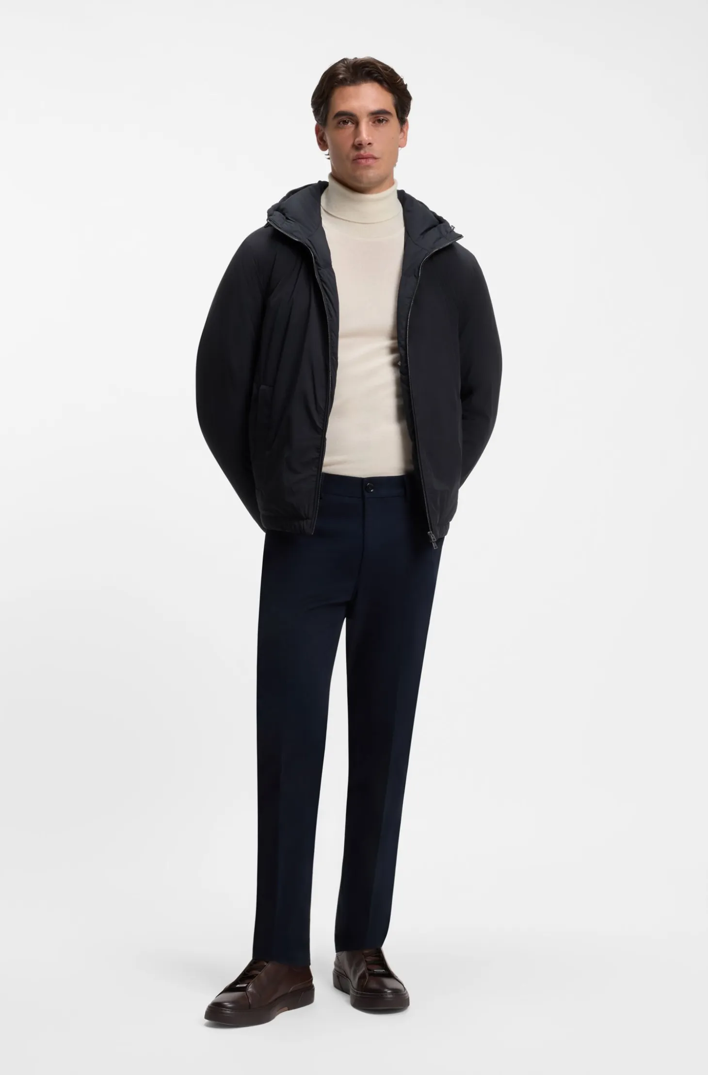 Water-repellent hooded short jacket with down filling