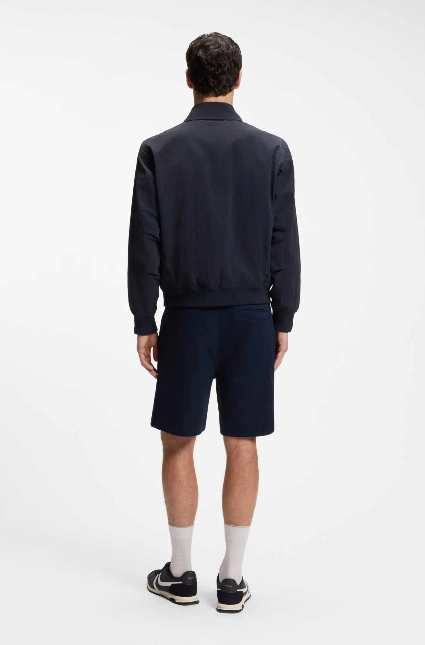 Water-repellent jacket in crinkle fabric