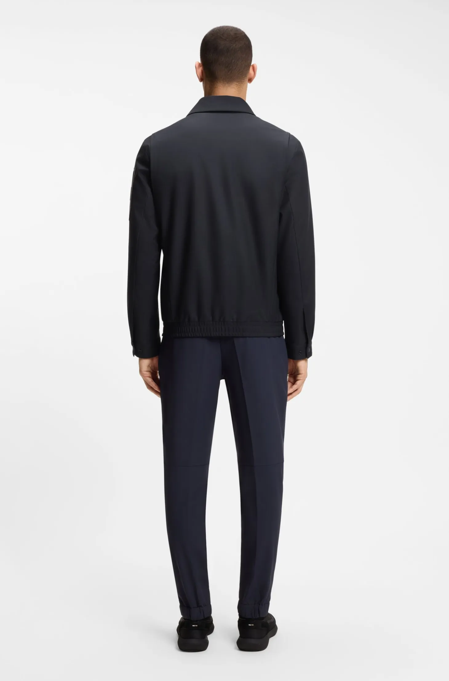 Water-repellent jacket in stretch material