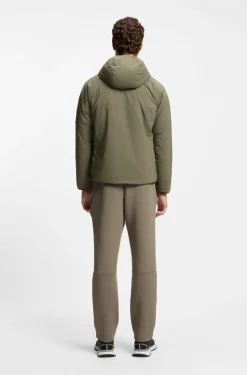 Water-repellent jacket with adjustable hem
