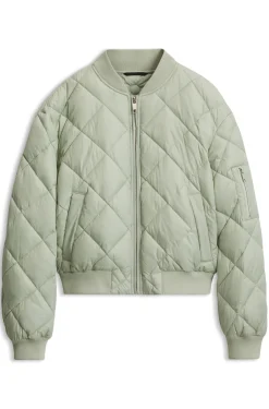 Water-repellent jacket with diamond quilting