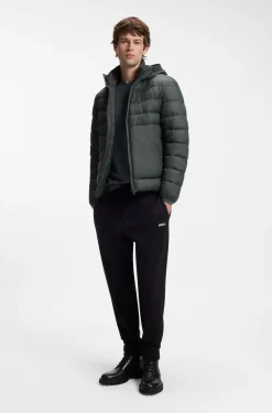 Water-repellent jacket with herringbone tape