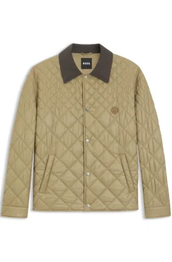 Water-repellent jacket with mixed quilting