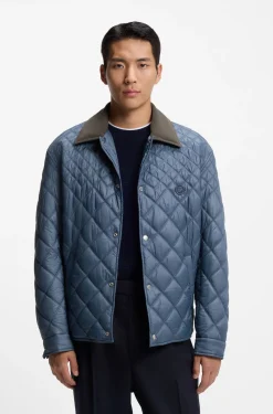 Water-repellent jacket with mixed quilting